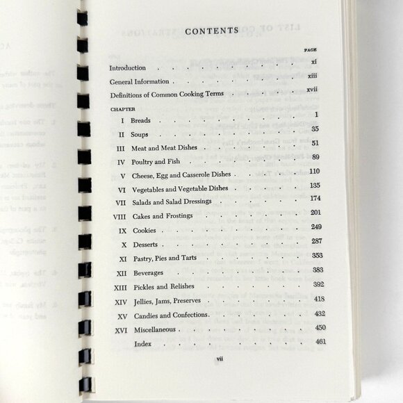 Mennonite Community Cookbook Mary Emma Showalter Herald Press 48th Printing - Picture 4 of 11